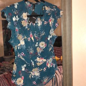 💐💚 Sheer Wrap Top